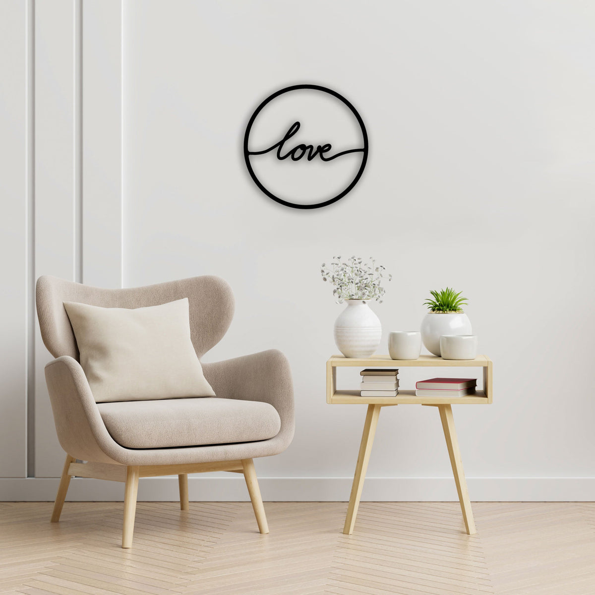 Mot love en lettres liées dans un anneau de métal noir, vue 3