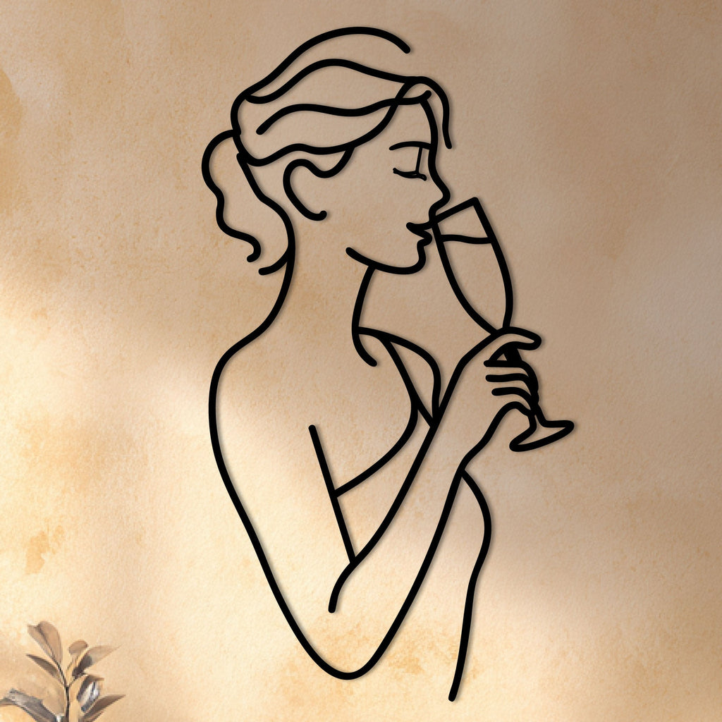 Femme à la coupe de champagne, déco murale en métal noir