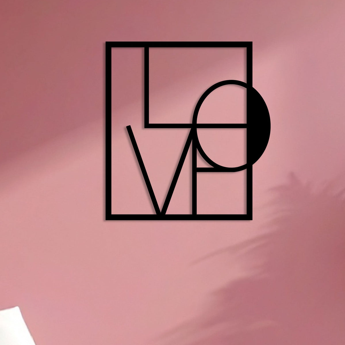 Mot Love dans un cadre, décoration murale en métal noir