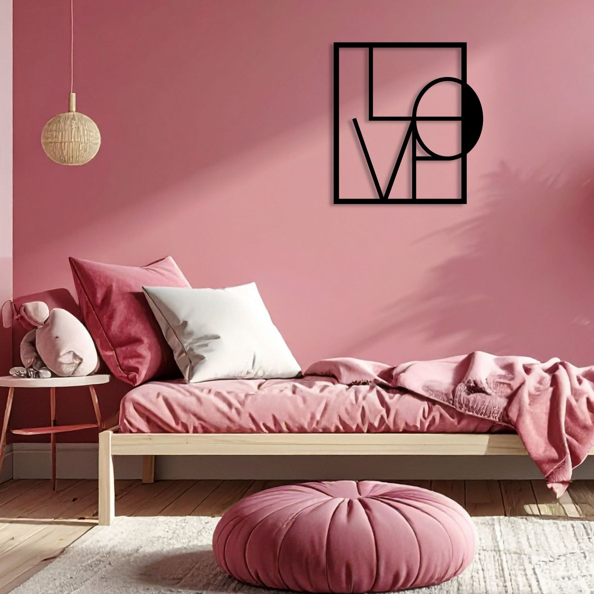 Mot Love dans un cadre, décoration murale en métal noir