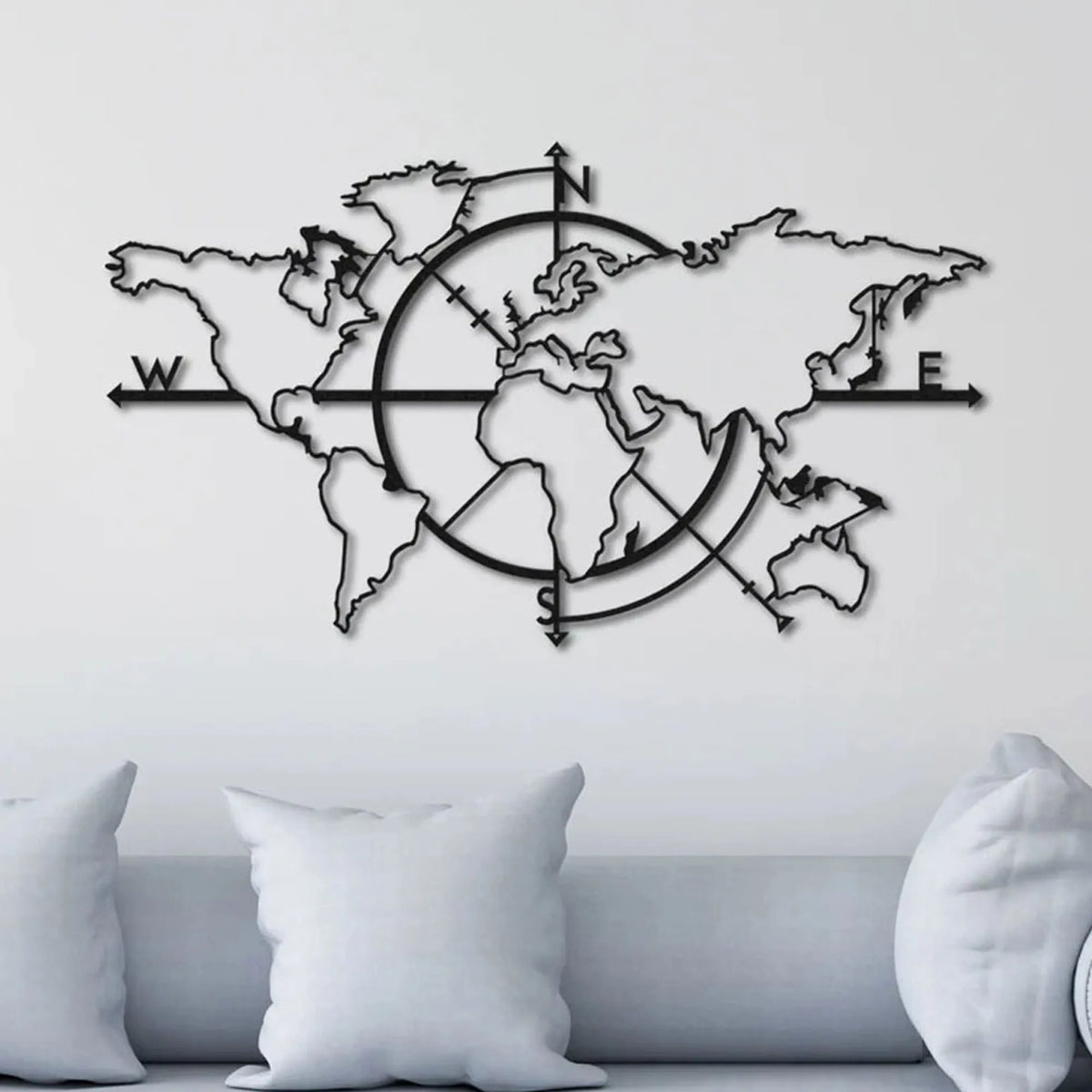 Carte du monde murale en métal noir avec rose des vents