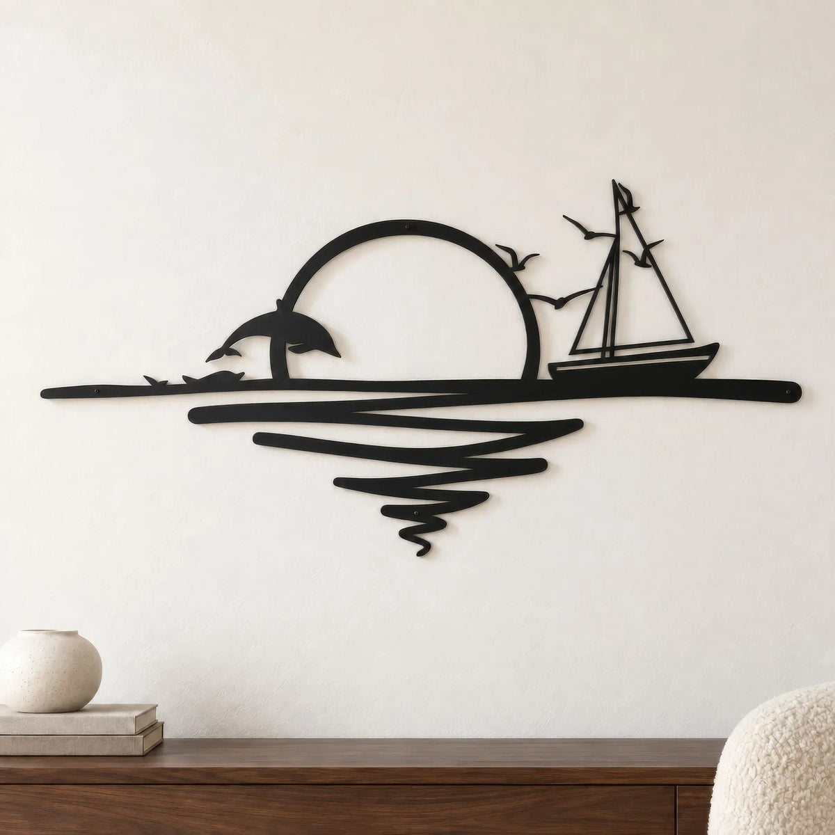 Lever de soleil en mer avec voilier et dauphins, déco murale métal