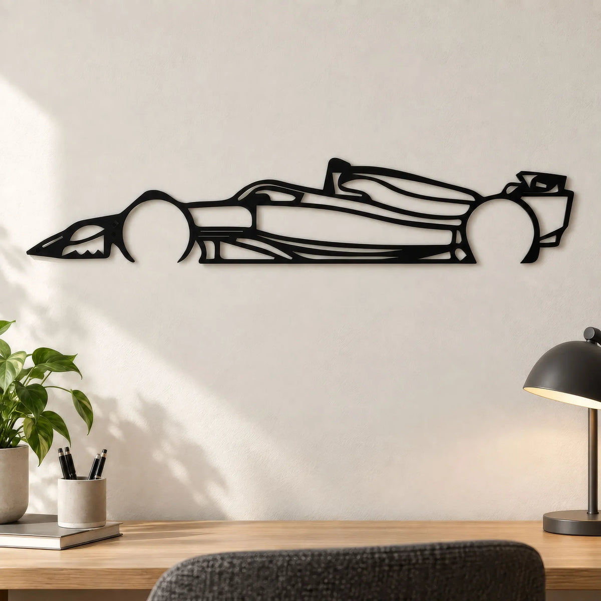Décoration murale Formule 1 en métal noir, silhouette de profil