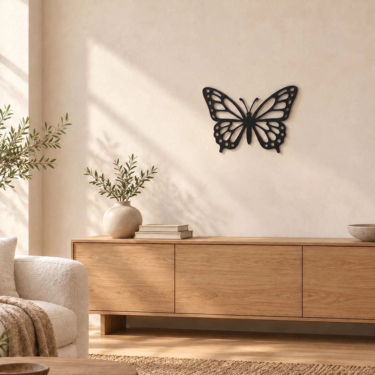 Papillon aux ailes ajourées en métal noir, déco murale, vue 3