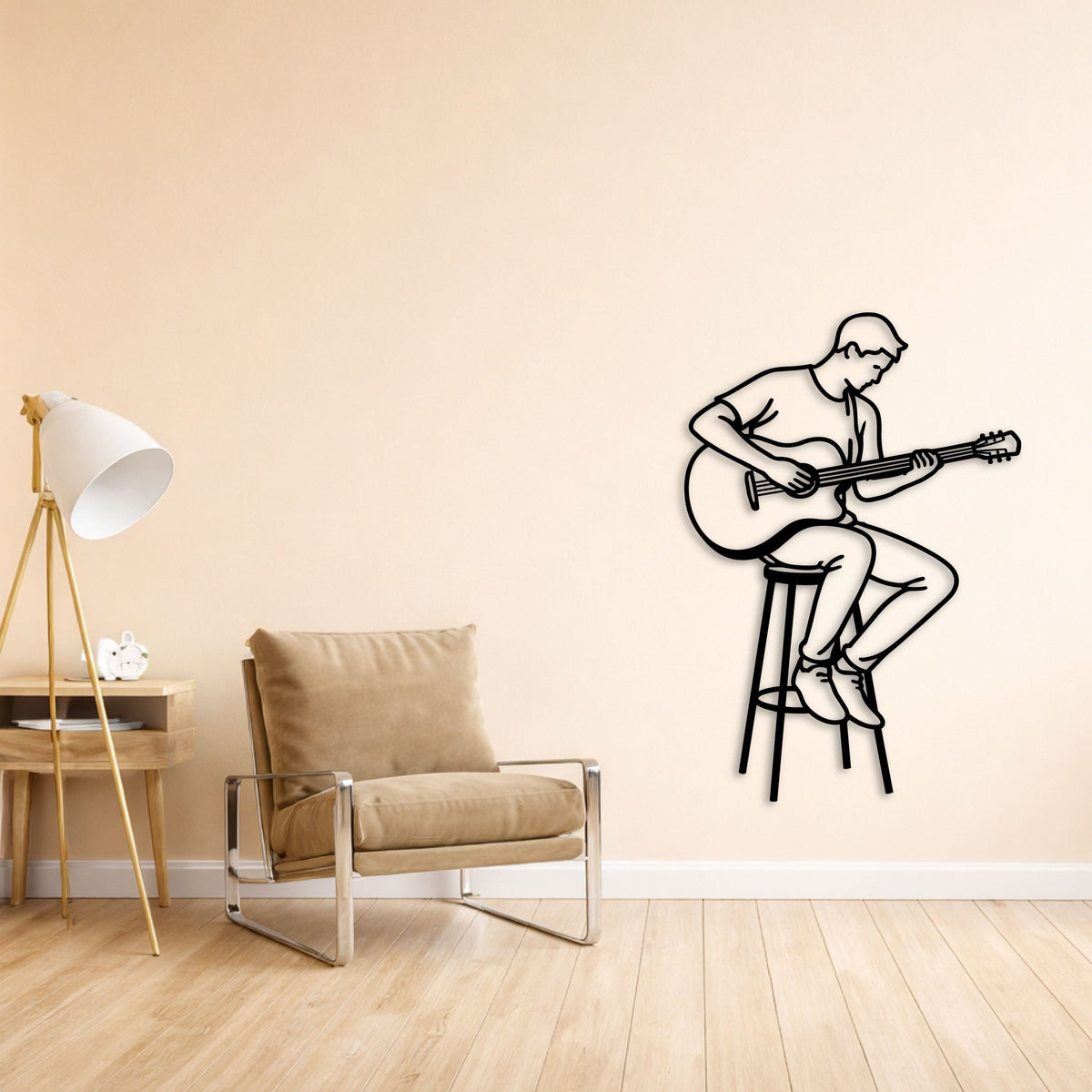 Guitariste assis sur un tabouret, déco murale en métal noir, vue 2
