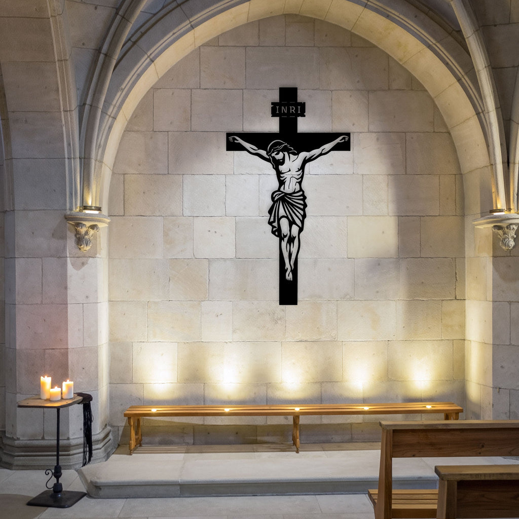 Crucifix mural, Christ sur la croix en métal noir, vue 3
