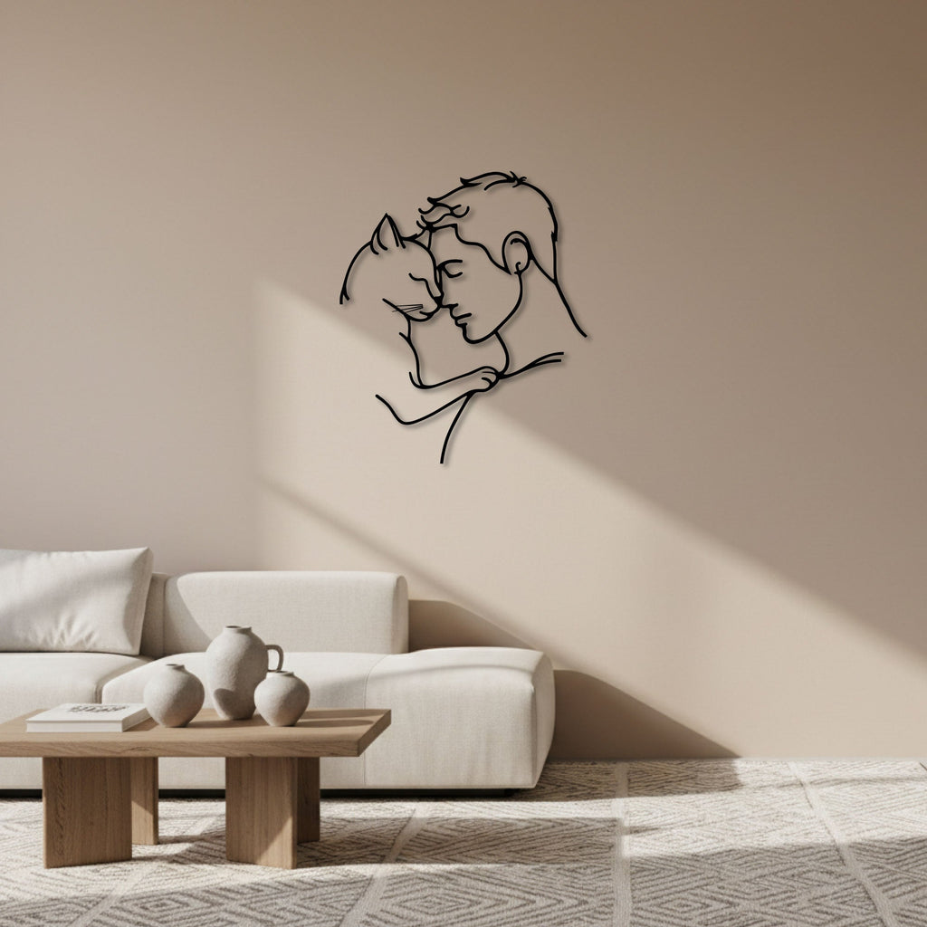 Homme et chat front contre front, déco murale en métal noir, vue 2